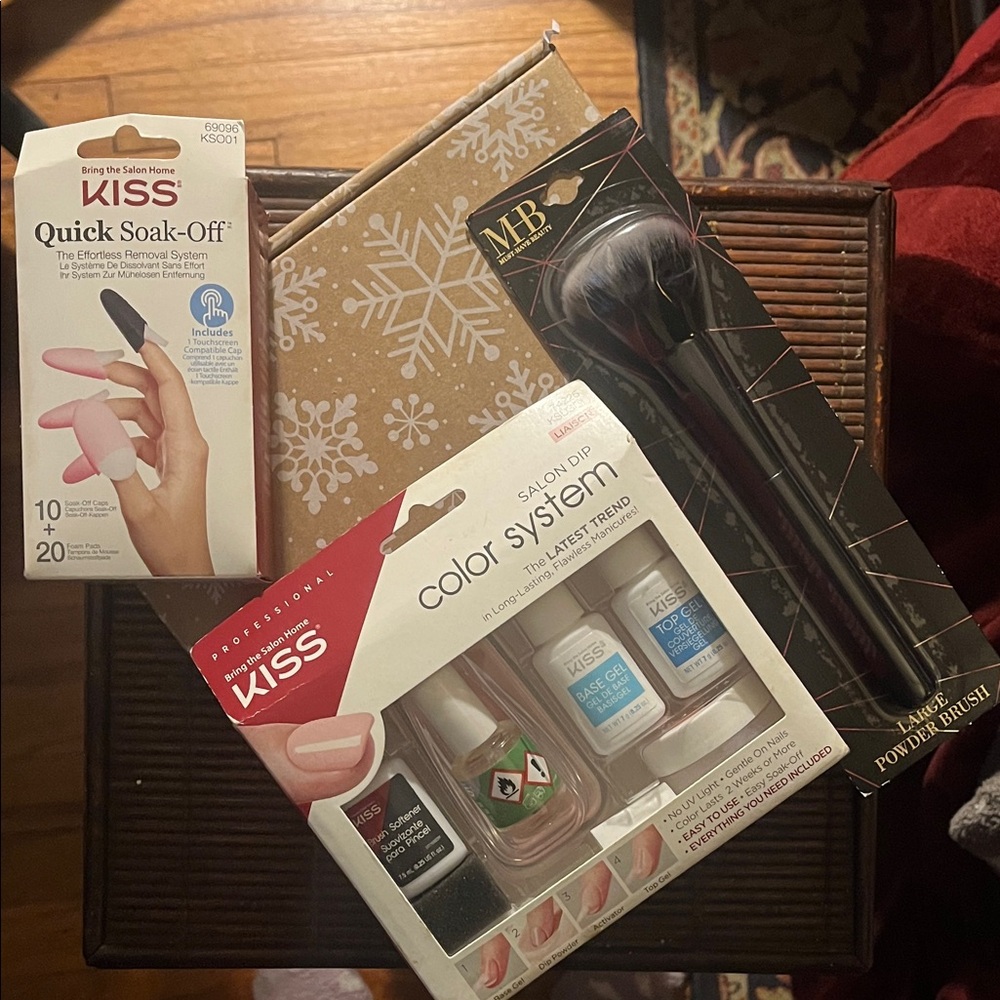 KISS Nail Kit - Salon Dip Color System, Soak Off Caps and Dip Powder Brush